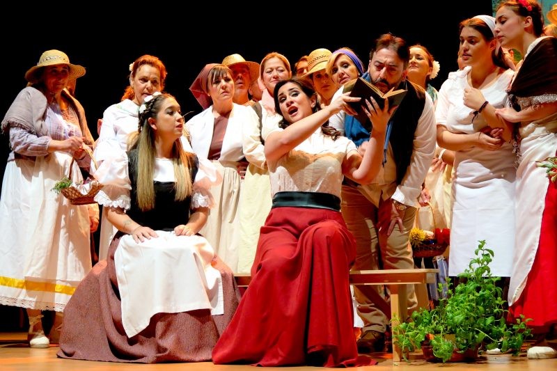 Tania Bou canta su primera ópera escenificada