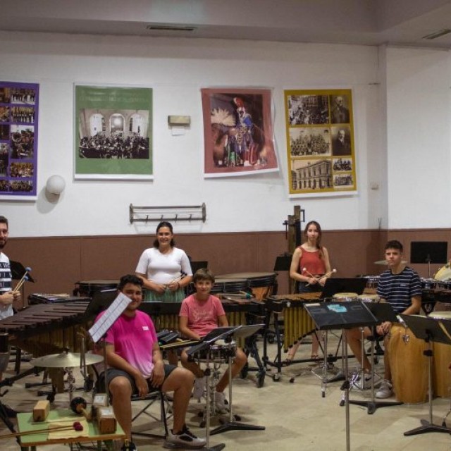 La percussió de La Primitiva prepara concert