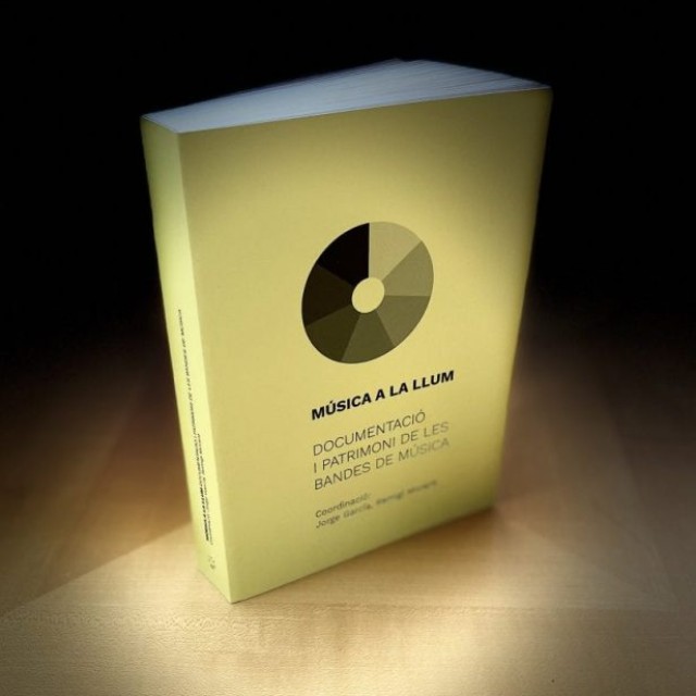 Apareix el llibre 