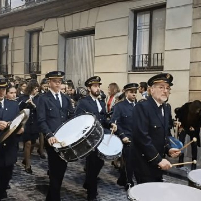 Festa que li parla al cor, abraça-la sense por
