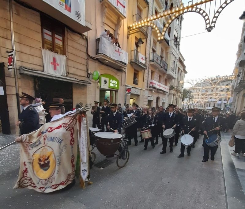 La Festa per La Vella III: Entre mascotes i abanderats