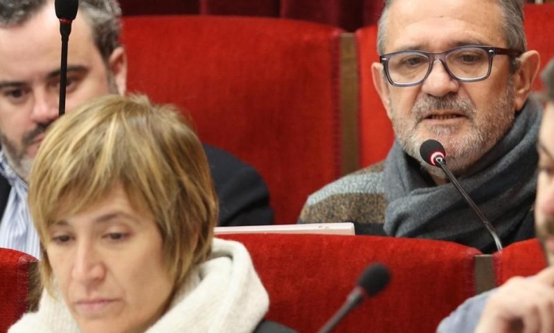Elisa Guillem i Sergi Rodríguez a un plenari anterior (Foto: Juani Ruz, Información)