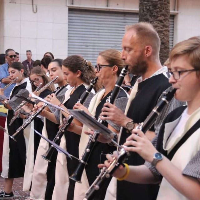 Clarinets a Cocentaina, 2024 (Foto: Facebook: Músics al carrer)