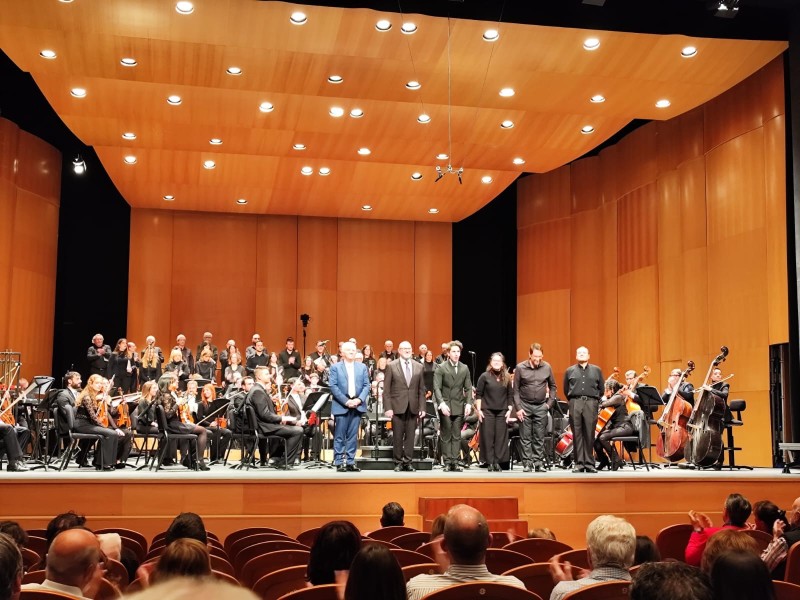 Salutació final del concert (Facebook: Javier Pérez)