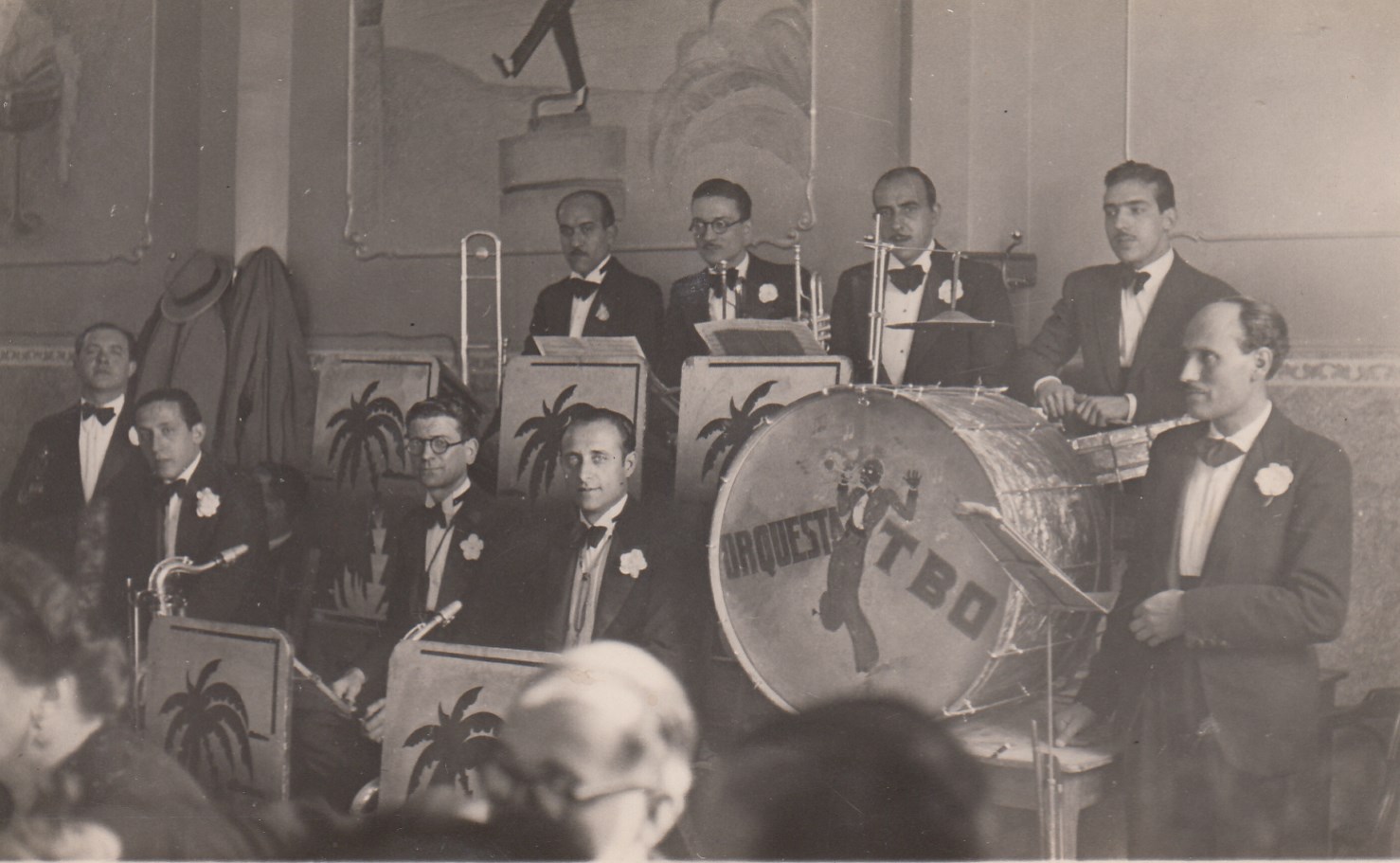 1946
