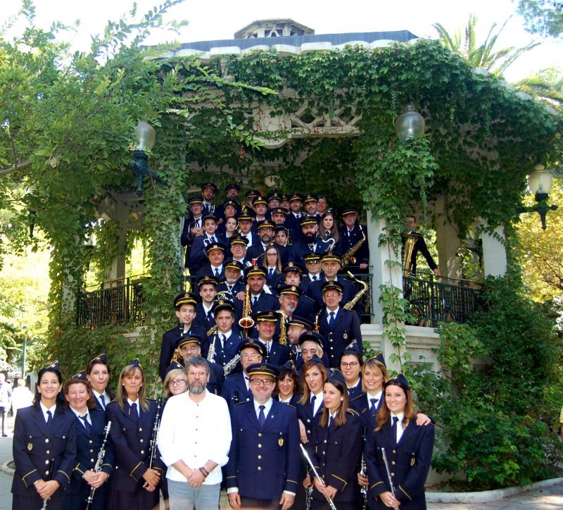 Foto de família després del concert amb Àngel Lluís ferrando i Eduard Terol al capdavant